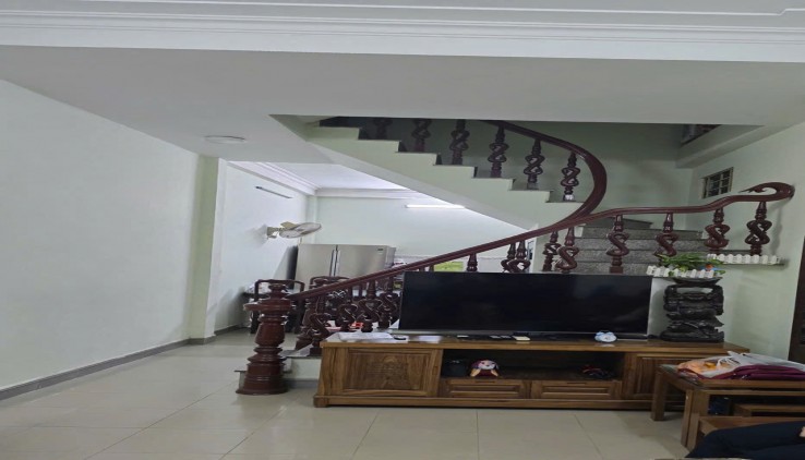 Cho làm căn hộ dịch vụ, ở gia đình, nhóm nhà Phố Bằng A, Hoàng Liệt 44m2, 4 tầng, 5 ngủ, 12tr